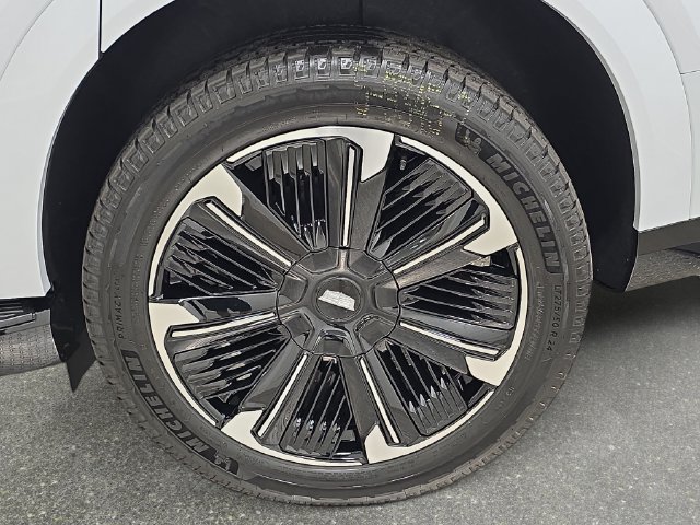 New 2026 Cadillac Escalade IQL Sport 2 w/ LPO, Floor Liner Package AWD/4WD image 30