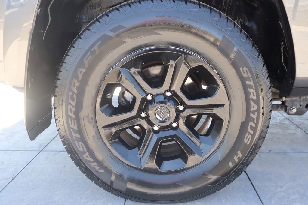 Used 2019 Toyota 4Runner SR5 Premium image 30