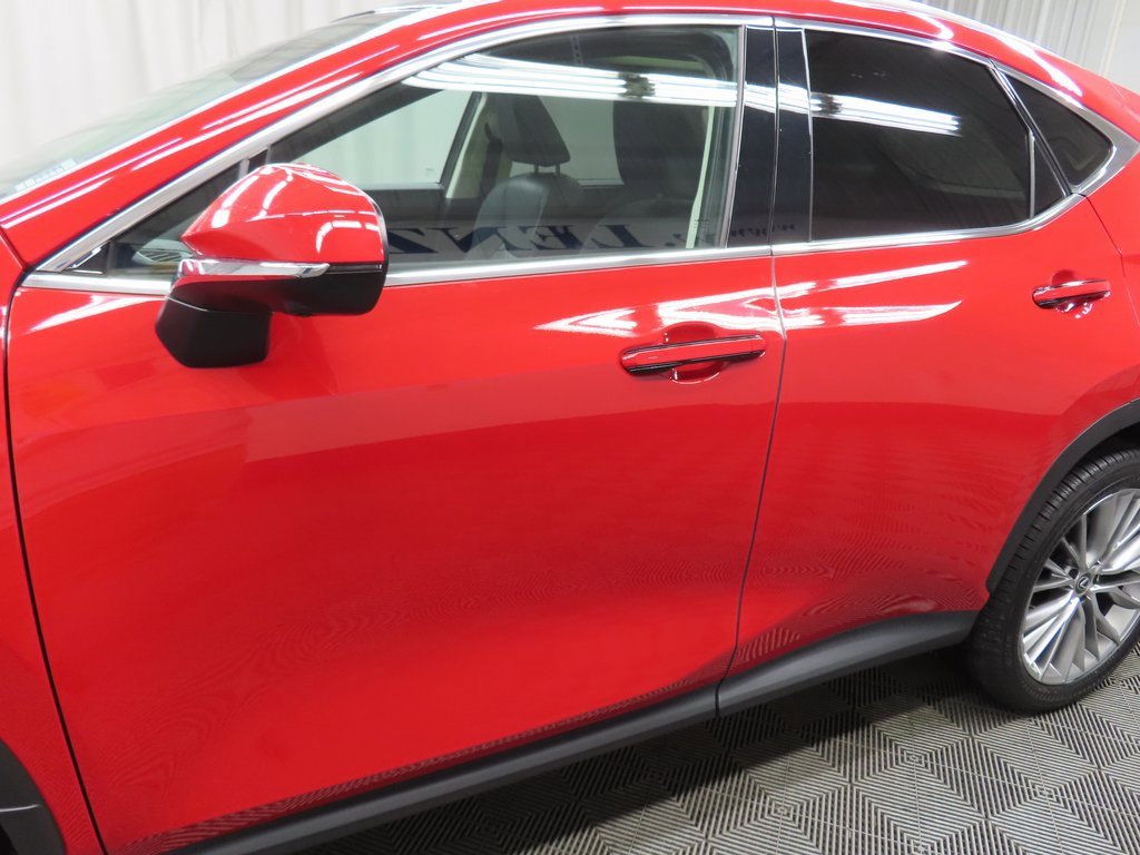 Used 2025 Lexus NX 300h AWD w/ Luxury Package image 42