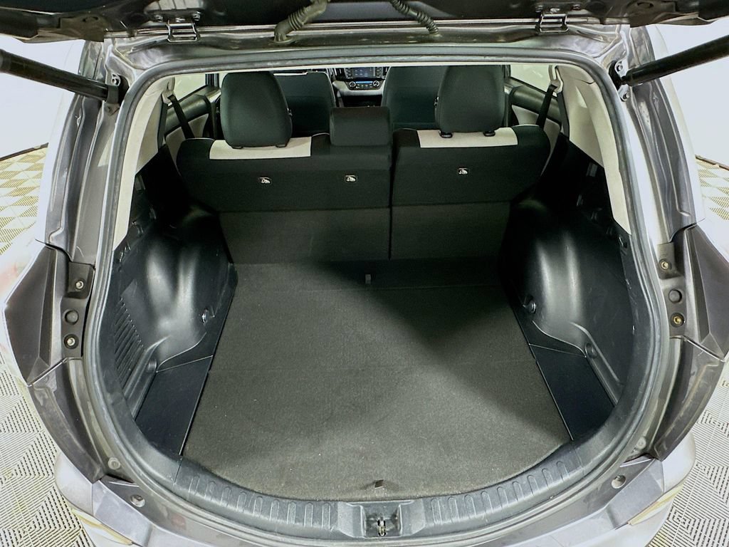 Used 2016 Toyota RAV4 XLE FWD image 29