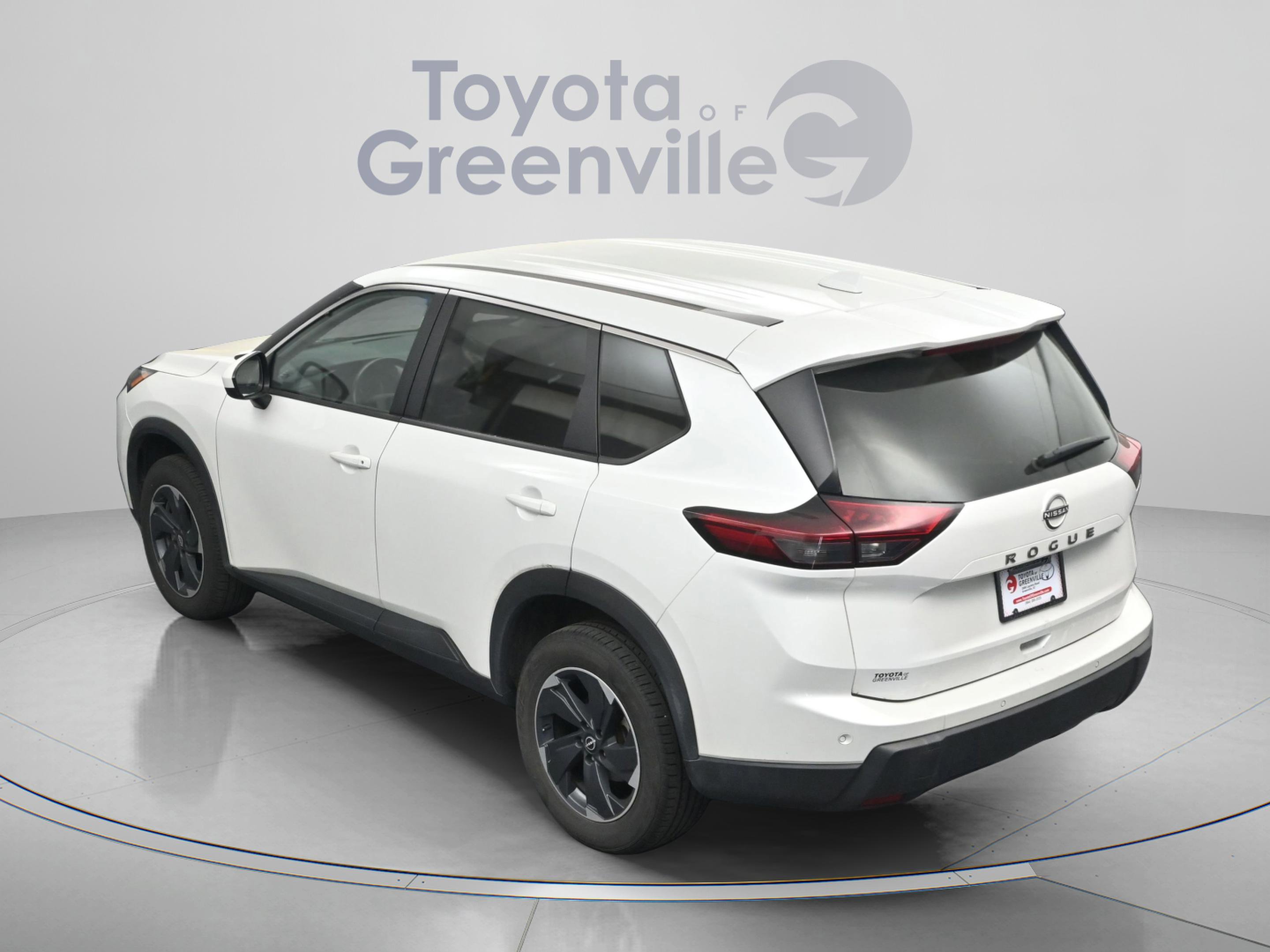 Used 2025 Nissan Rogue SV image 9