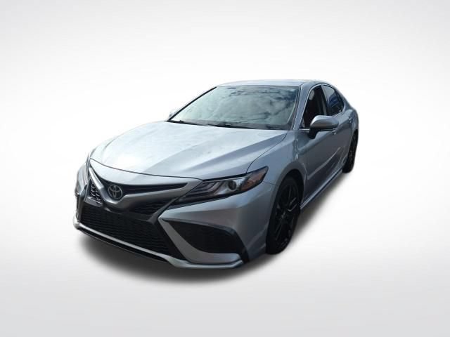 Used 2021 Toyota Camry XSE w/ Carpet Mat Package (TMS) FWD image 3