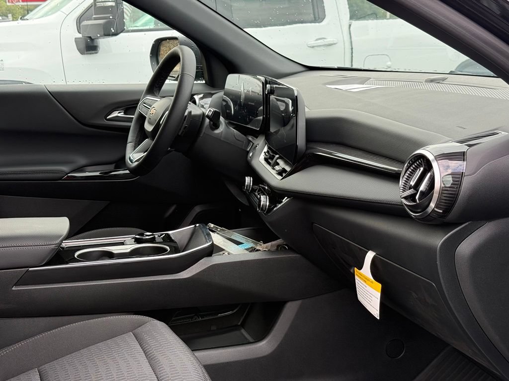 New 2027 Chevrolet Equinox LT w/ Safety and Technology Package AWD/4WD image 18