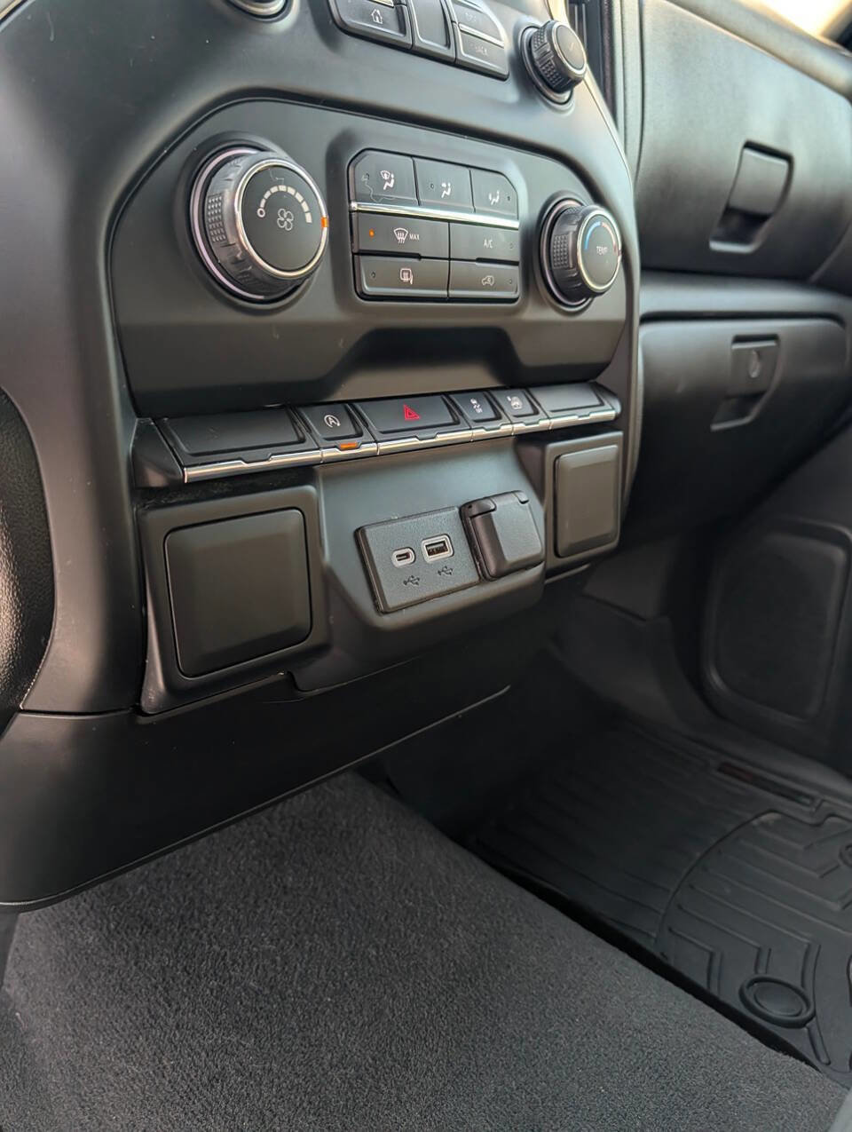 Used 2020 Chevrolet Silverado 1500 LT AWD/4WD image 20