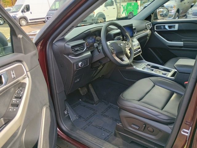 Used 2022 Ford Explorer XLT w/ Equipment Group 202A image 25