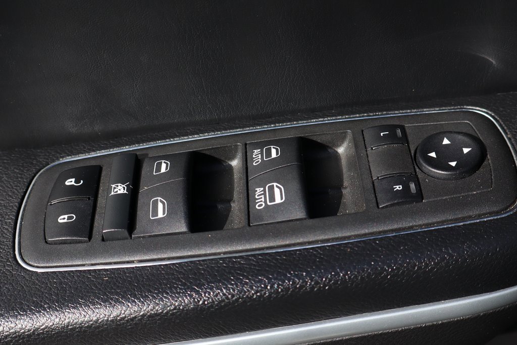 Used 2022 Chrysler 300 Touring image 15