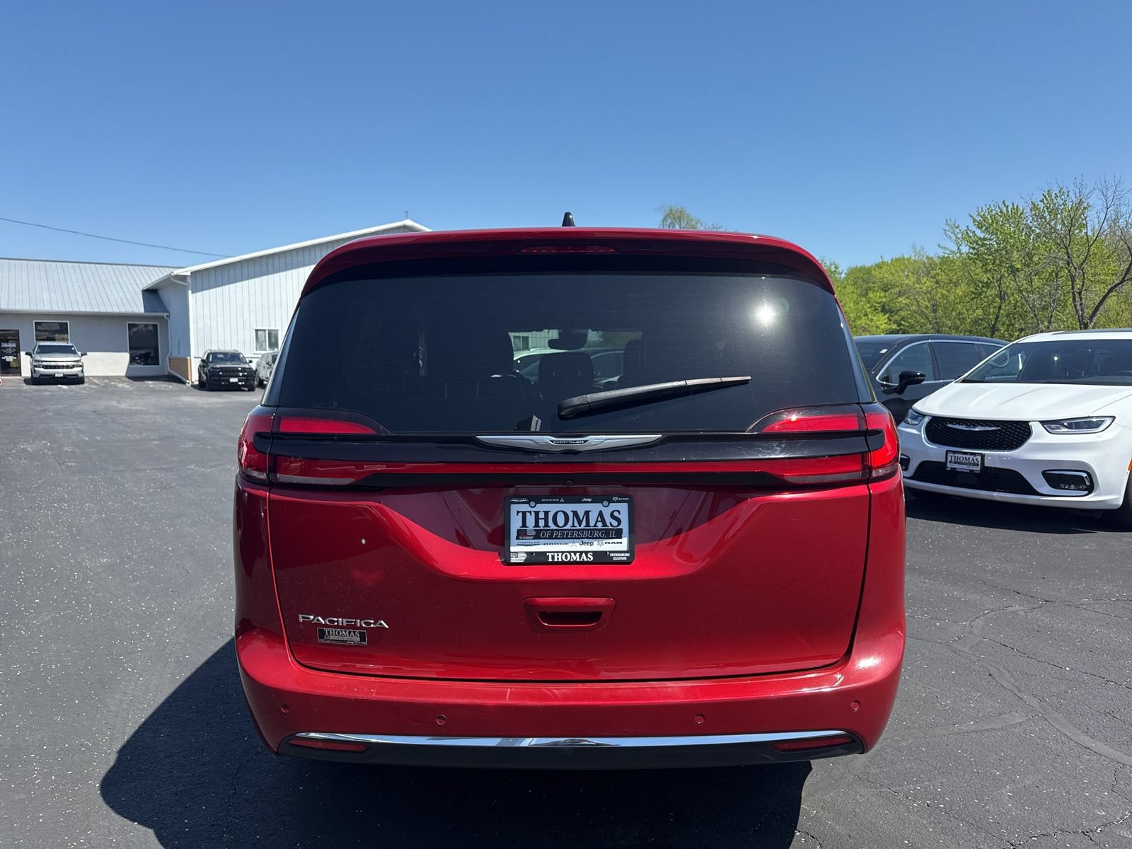 Used 2025 Chrysler Pacifica Select FWD image 6