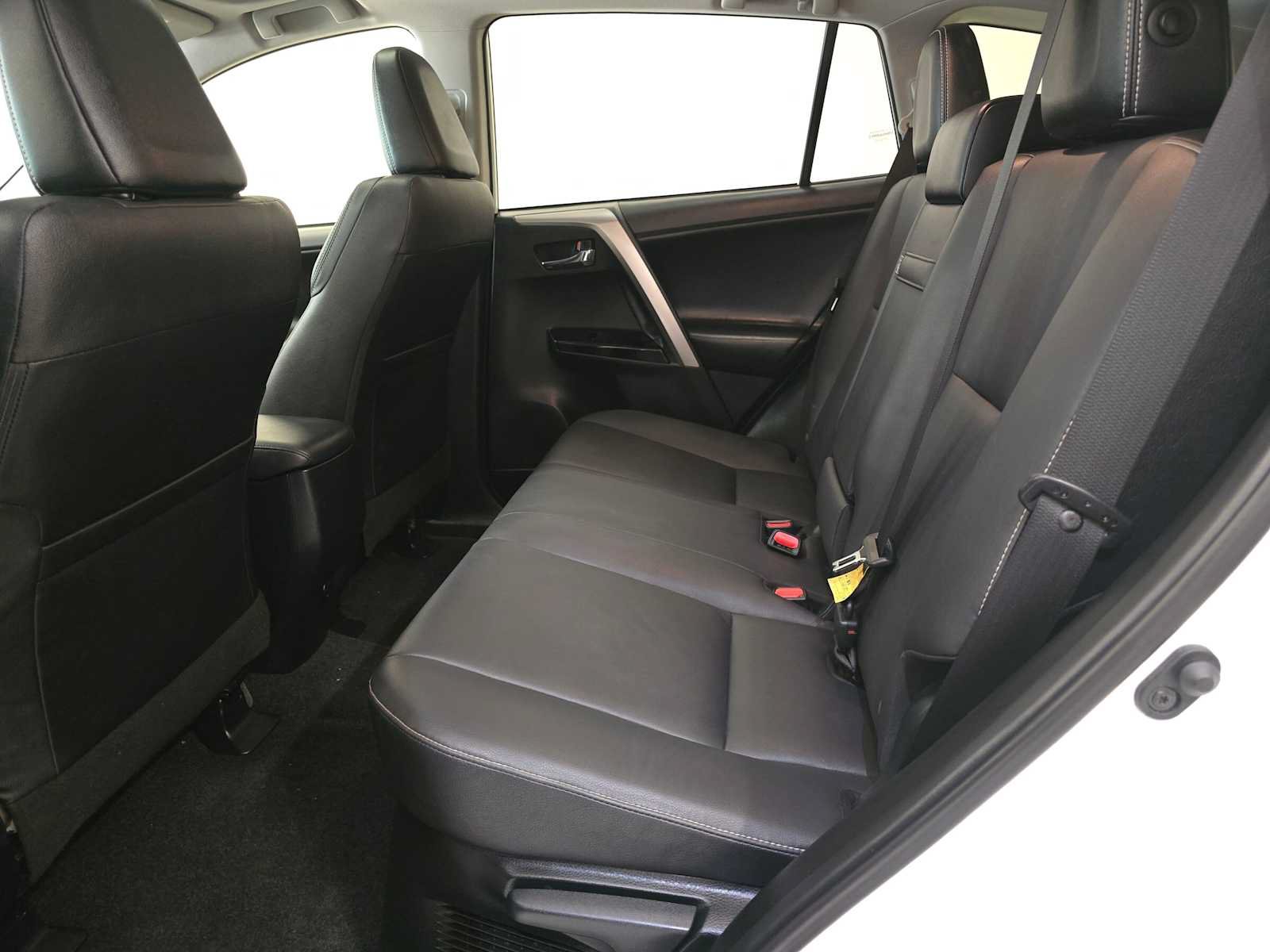 Used 2018 Toyota RAV4 Limited AWD/4WD image 22