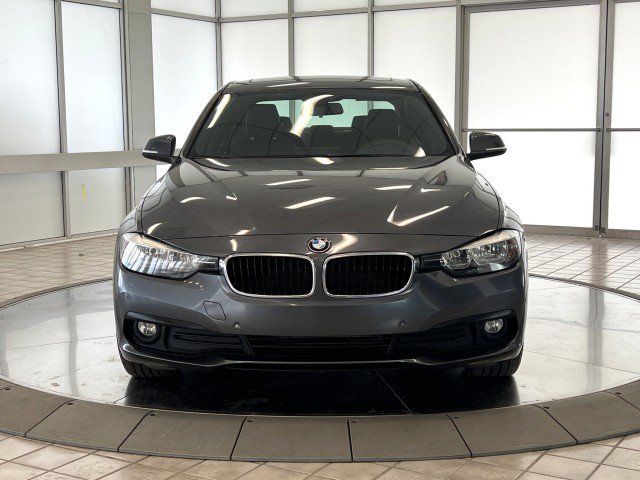 Used 2016 BMW 320i xDrive Sedan AWD/4WD image 2