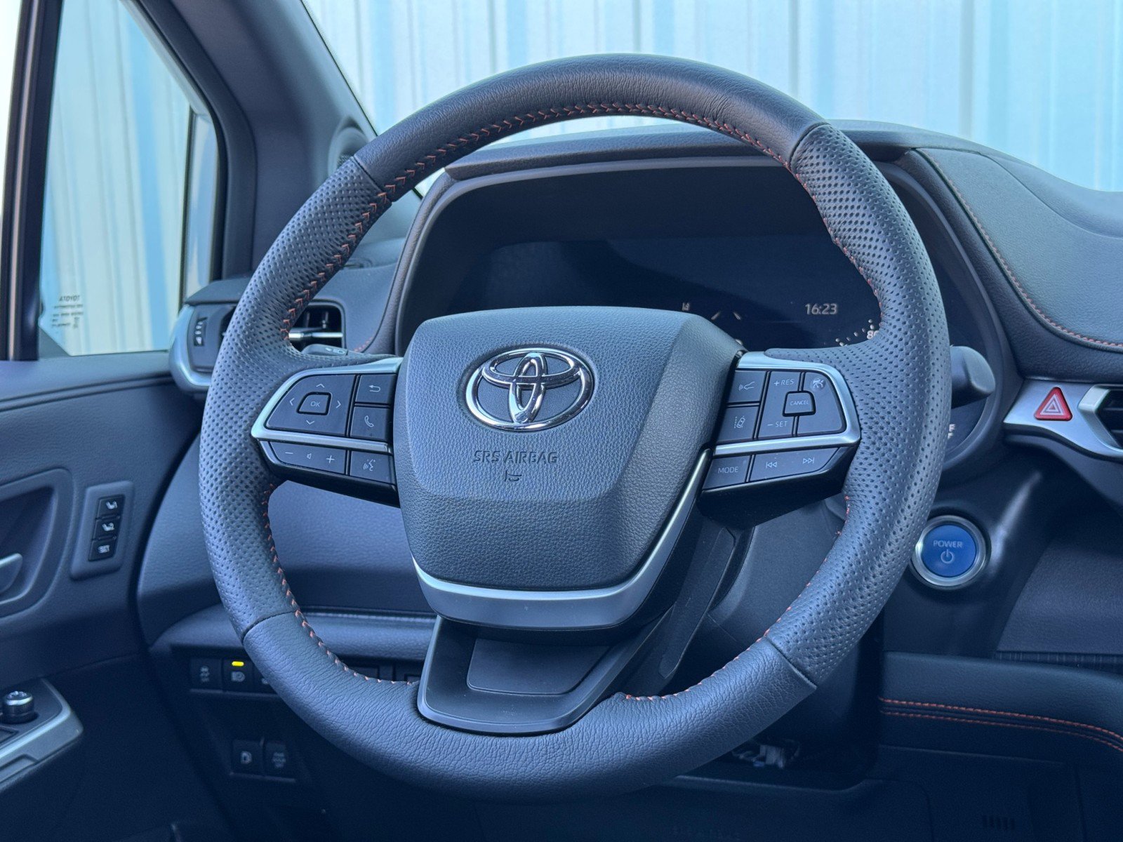 Used 2024 Toyota Sienna XSE w/ XSE Premium Package image 21