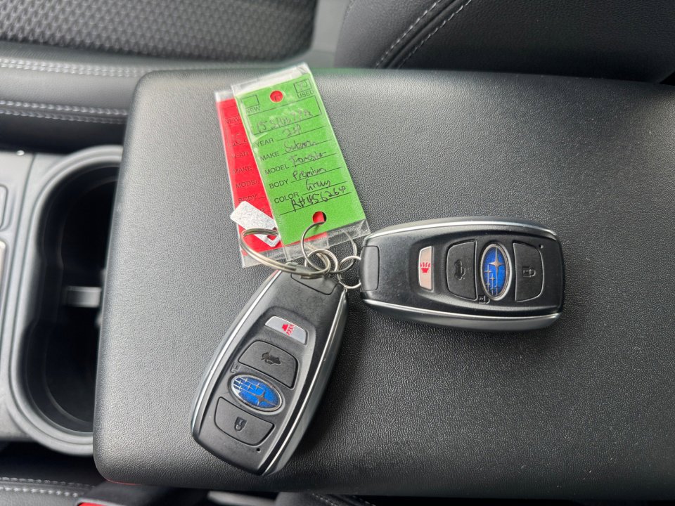 Used 2024 Subaru Forester Premium image 38