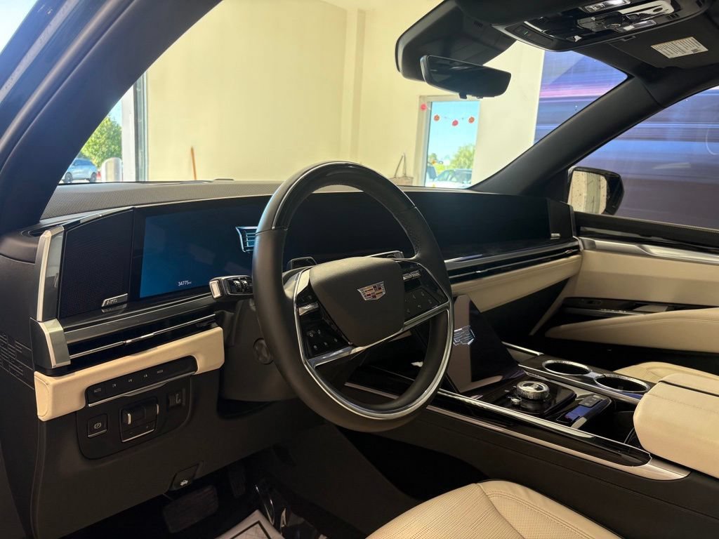 Used 2025 Cadillac Escalade Sport w/ LPO, ONYX Package AWD/4WD image 14