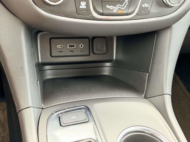 Used 2023 Chevrolet Equinox LT image 23