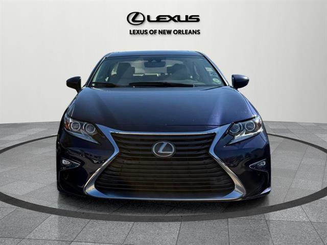 Used 2017 Lexus ES 350 w/ Luxury Package image 2