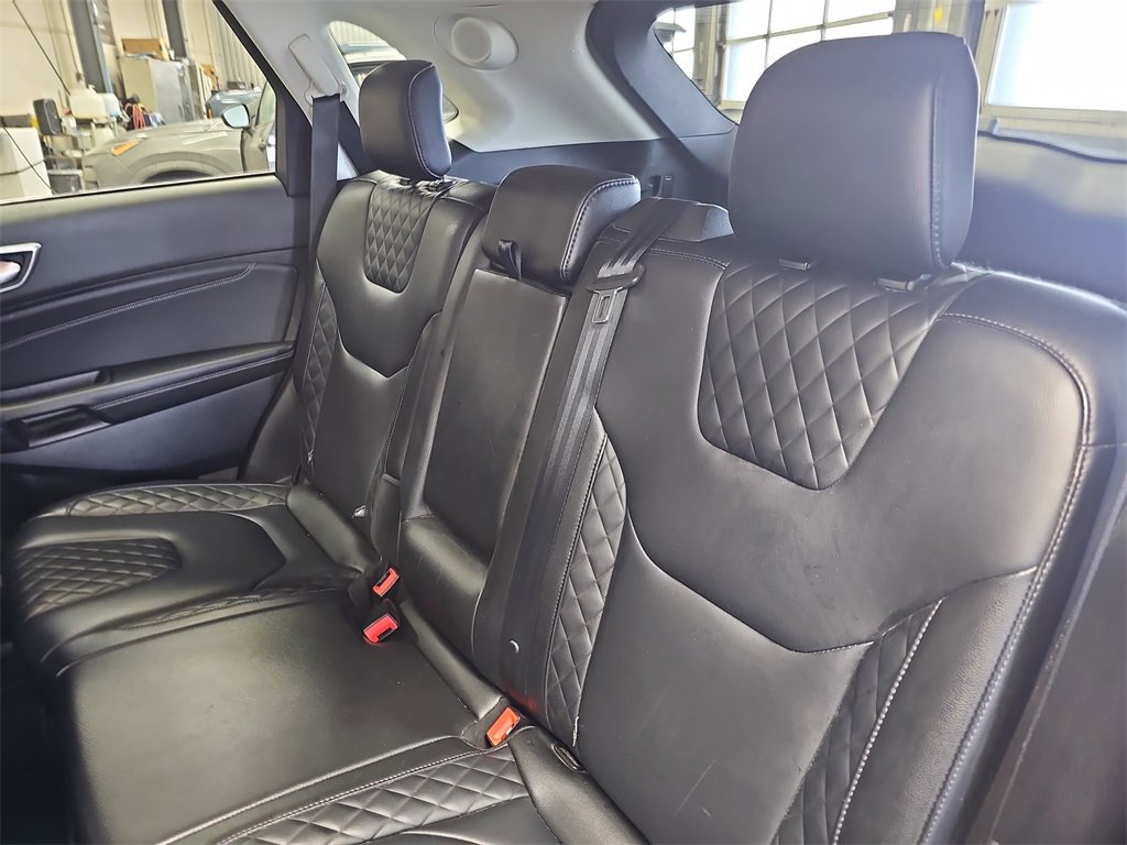 Used 2024 Ford Edge Titanium image 13