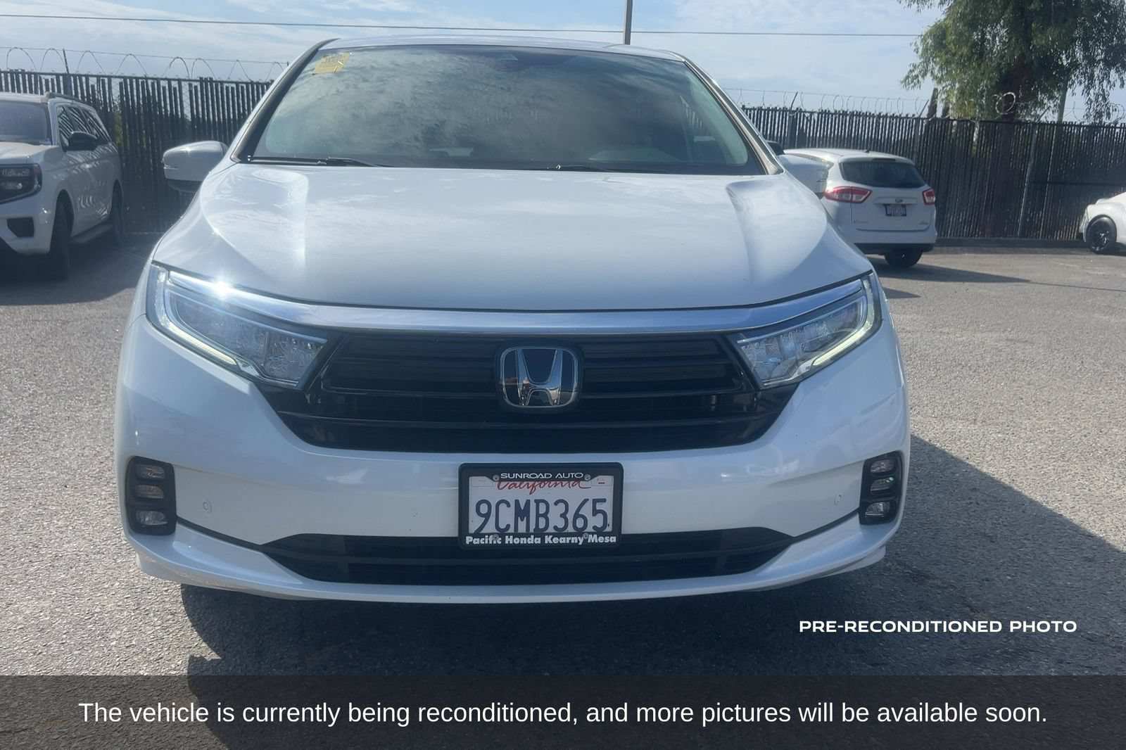 Used 2023 Honda Odyssey Touring image 2