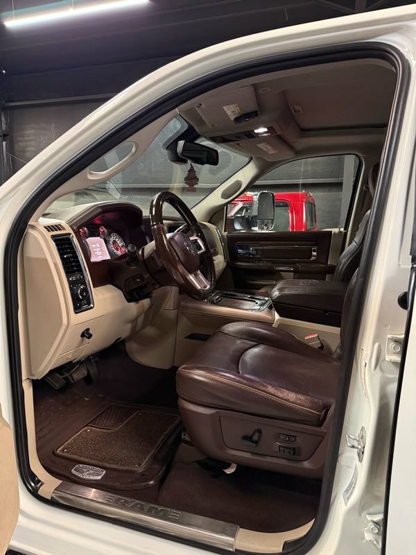 Used 2017 RAM 3500 Laramie Longhorn image 16