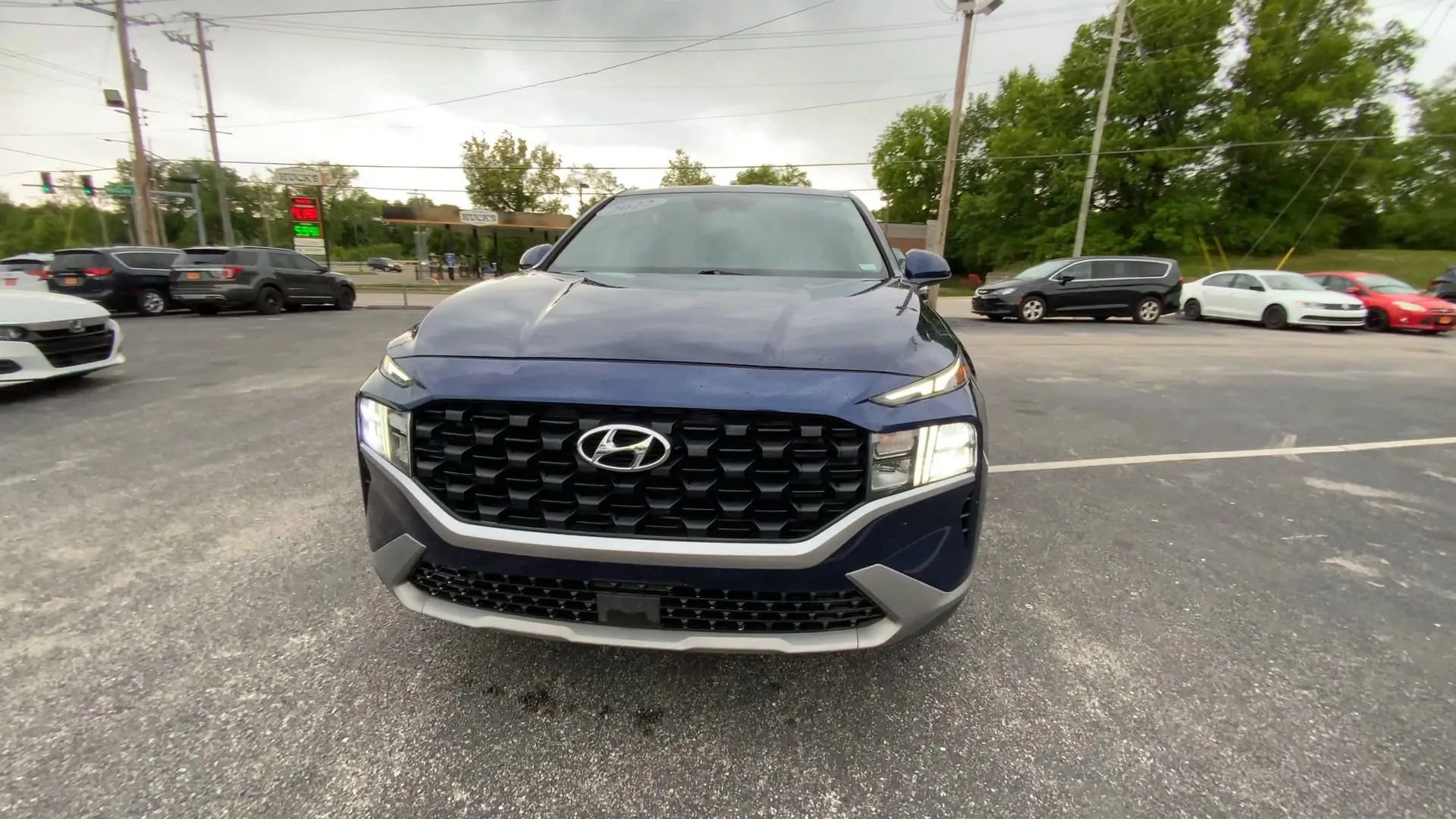 Used 2022 Hyundai Santa Fe SE w/ Cargo Package FWD image 3
