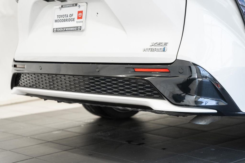 Used 2021 Toyota Sienna XSE image 8