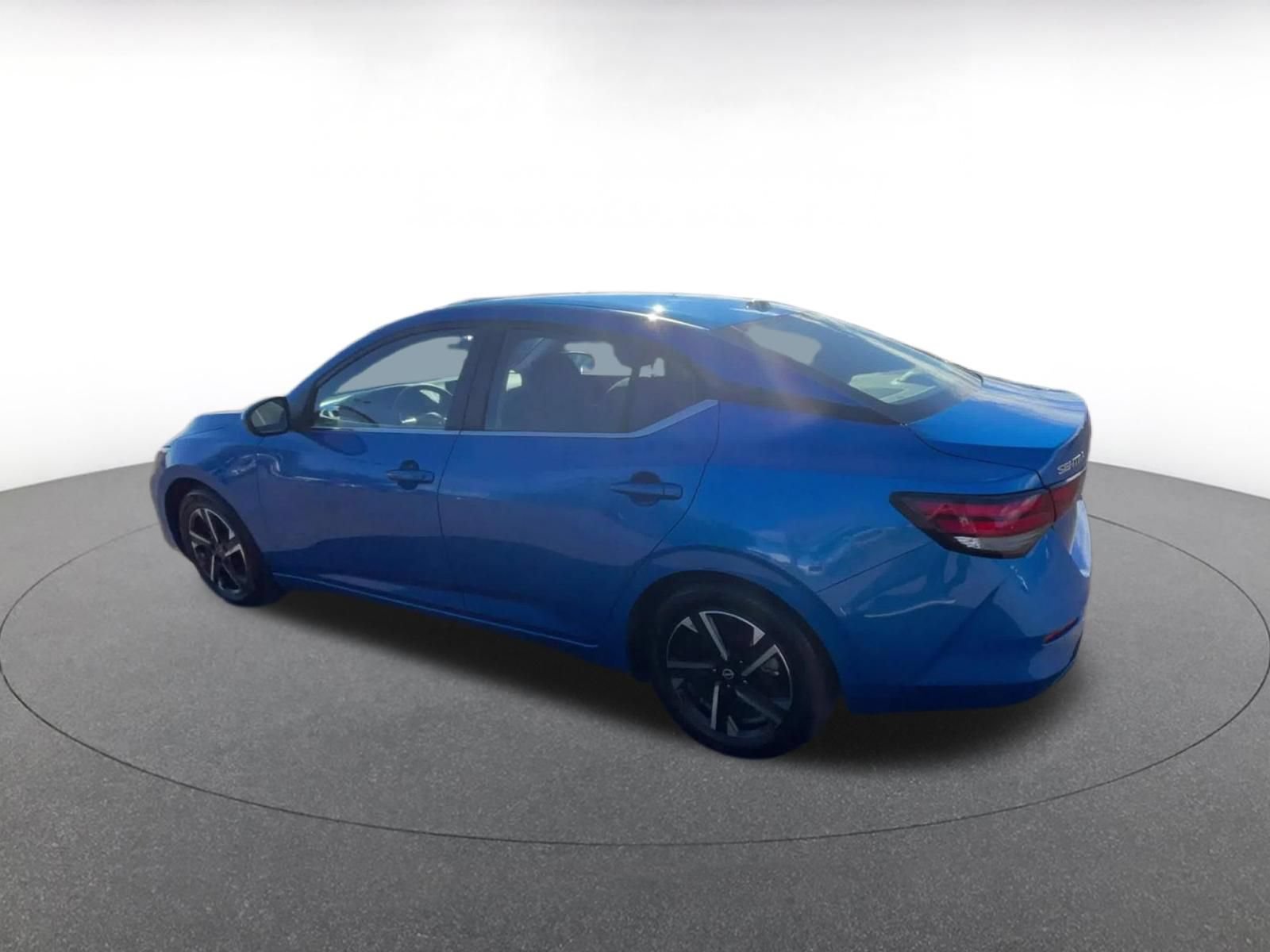 Used 2025 Nissan Sentra SV FWD image 10