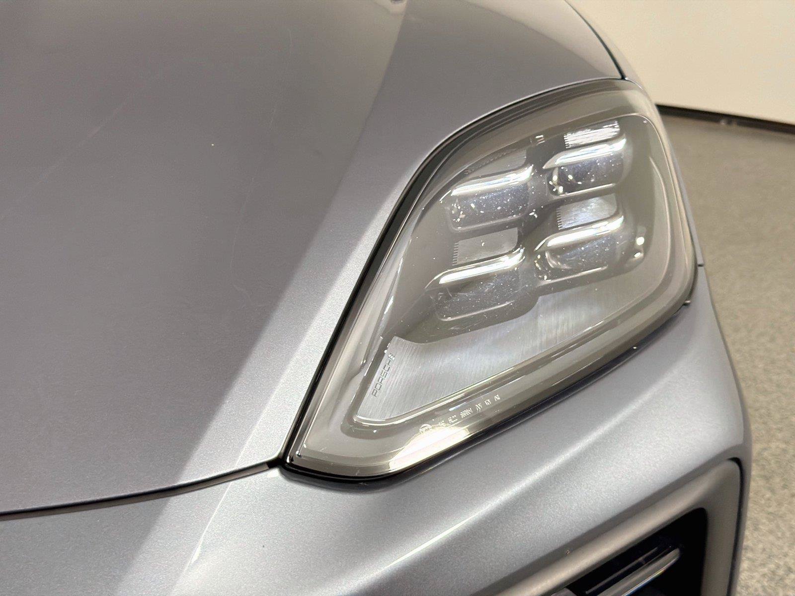 Certified 2026 Porsche Cayenne AWD/4WD image 15