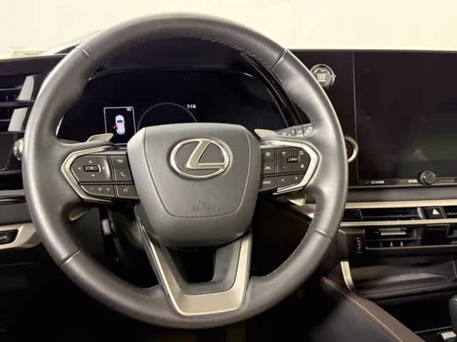 Used 2024 Lexus RX 350 FWD w/ Technology Package image 23