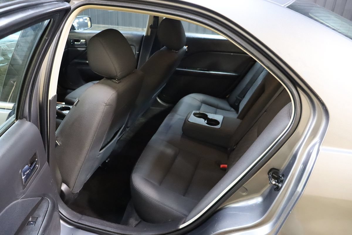 Used 2011 Ford Fusion SE w/ 201A Rapid Spec Order Code FWD image 43