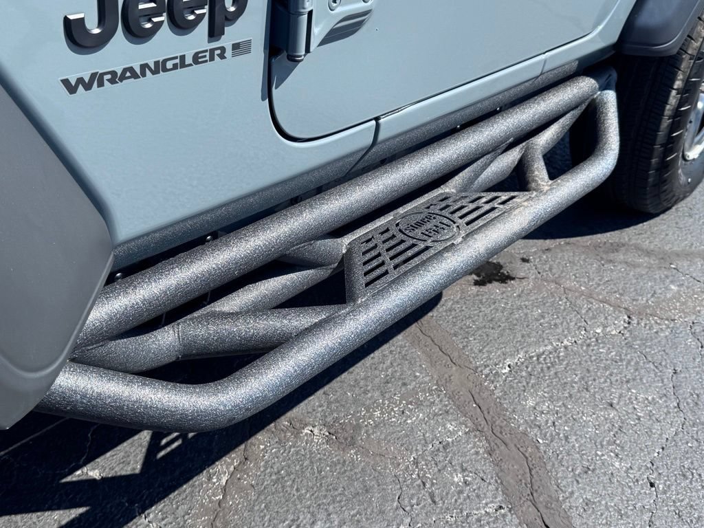 Used 2025 Jeep Wrangler Sport AWD/4WD image 32