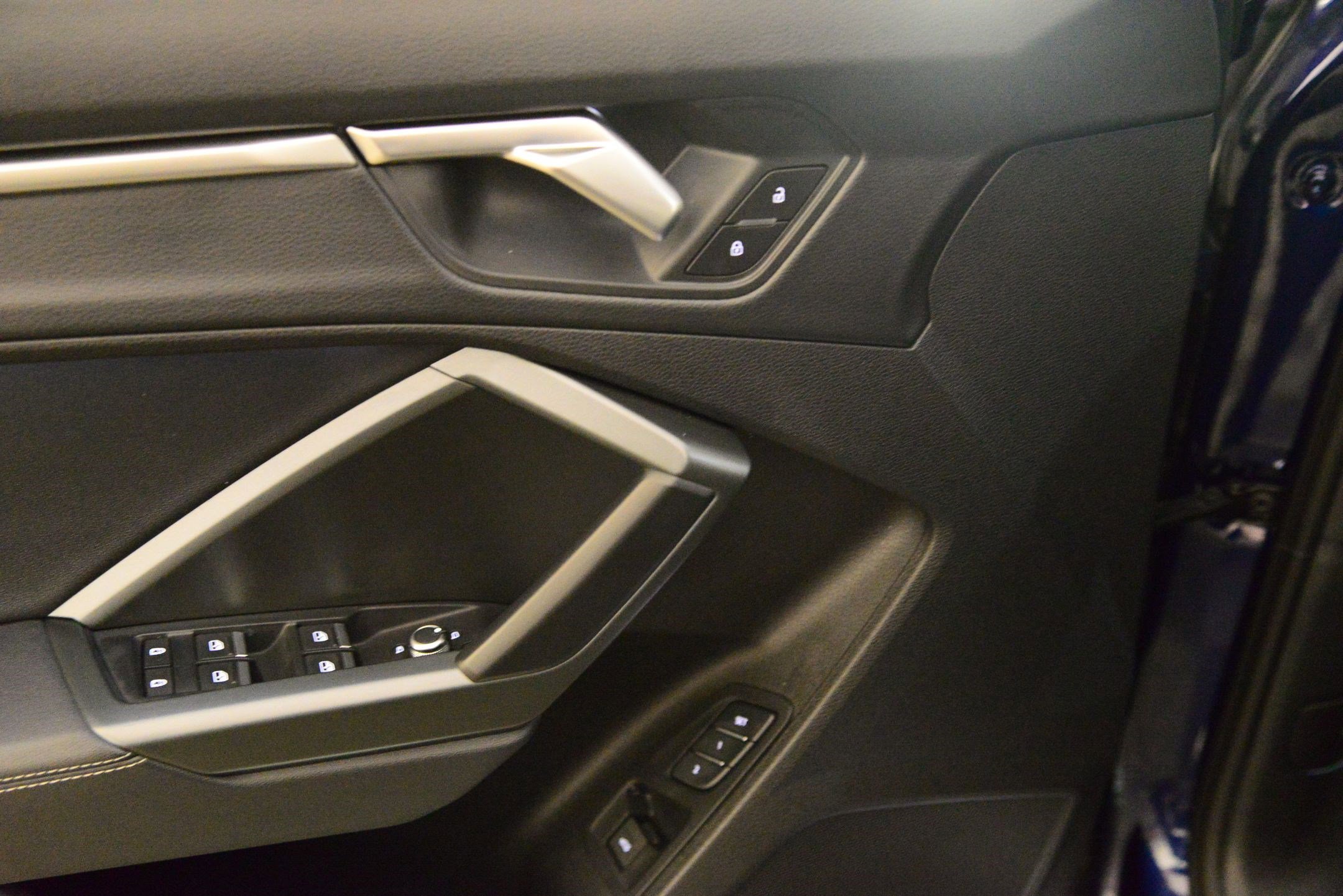 Certified 2025 Audi Q3 2.0T Premium w/ Convenience Package image 26