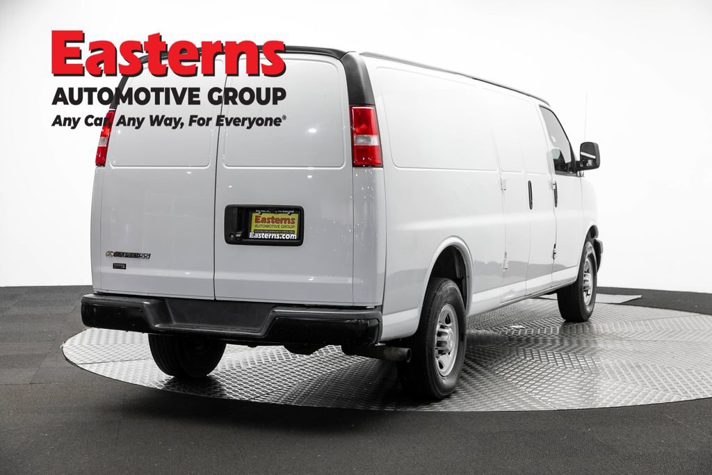 Used 2019 Chevrolet Express 2500 Extended RWD image 5