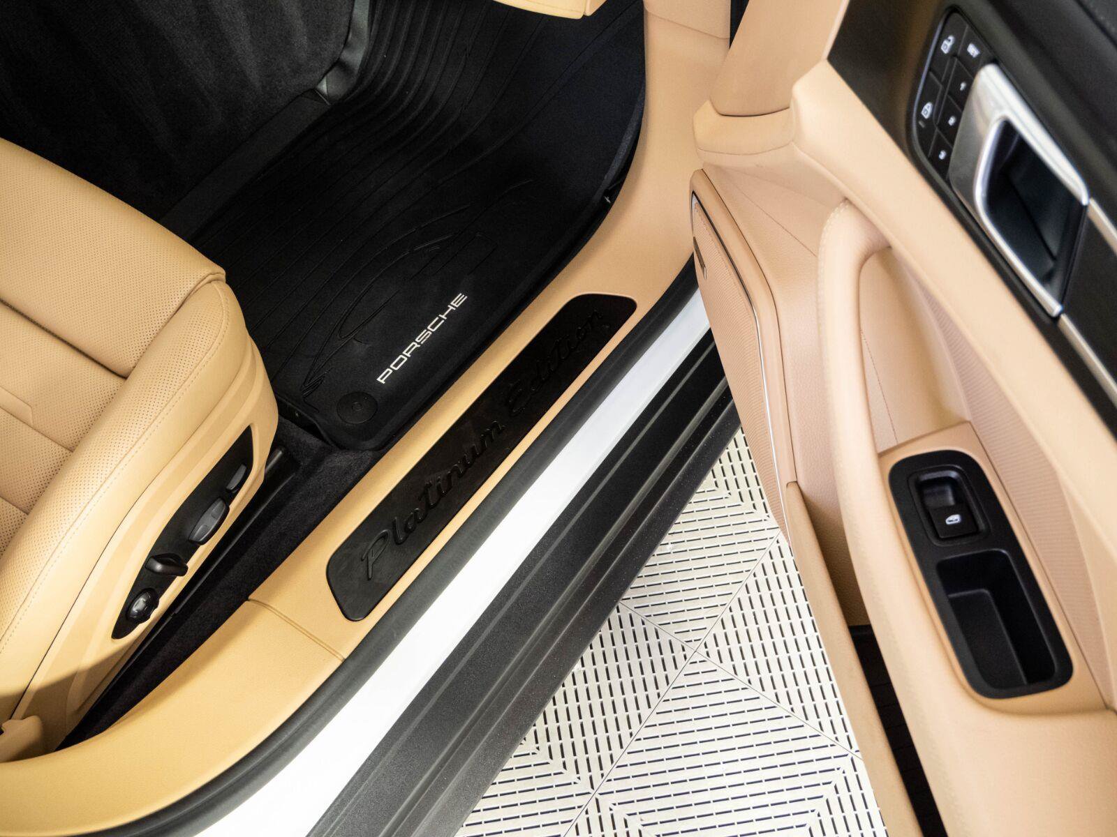 Used 2023 Porsche Panamera Platinum Edition RWD image 25