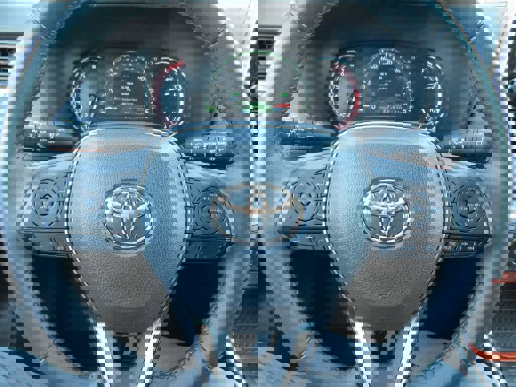 Used 2024 Toyota RAV4 Adventure image 24