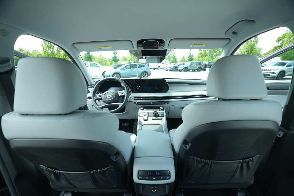 Used 2025 Hyundai Palisade SEL FWD image 26