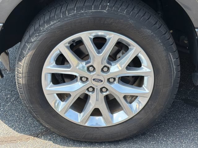 Used 2017 Ford Expedition Limited w/ Equipment Group 301A RWD image 13
