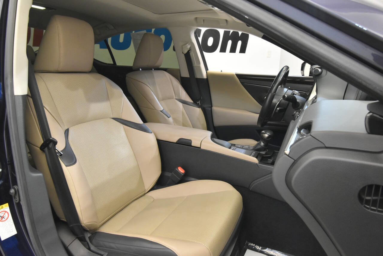 Used 2019 Lexus ES 300h w/ Premium Package image 21