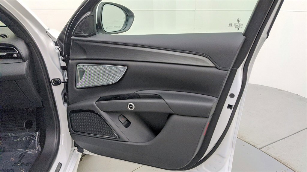Used 2024 Maserati Grecale GT image 26