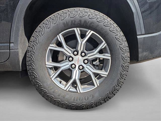 New 2025 GMC Acadia AT4 w/ LPO, Floor Liner Package AWD/4WD image 10