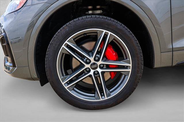 Used 2025 Audi Q5 e Premium Plus AWD/4WD image 9