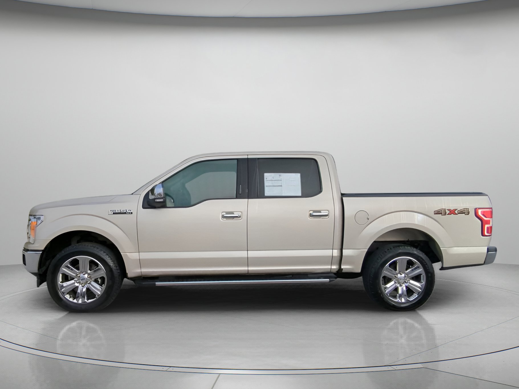 Certified 2018 Ford F150 XLT w/ Equipment Group 302A Luxury image 15