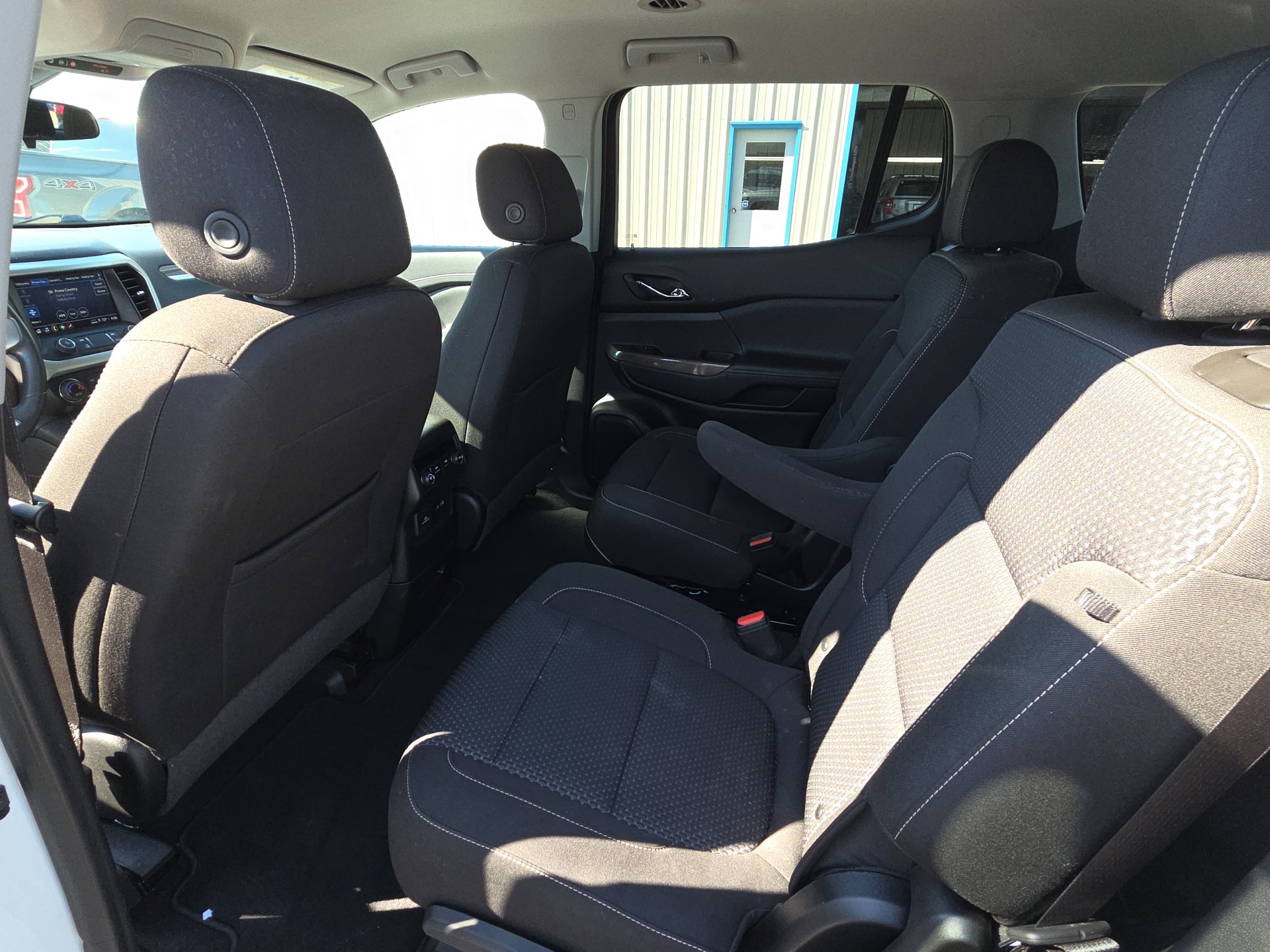 Used 2023 GMC Acadia SLE w/ Driver Convenience Package image 13