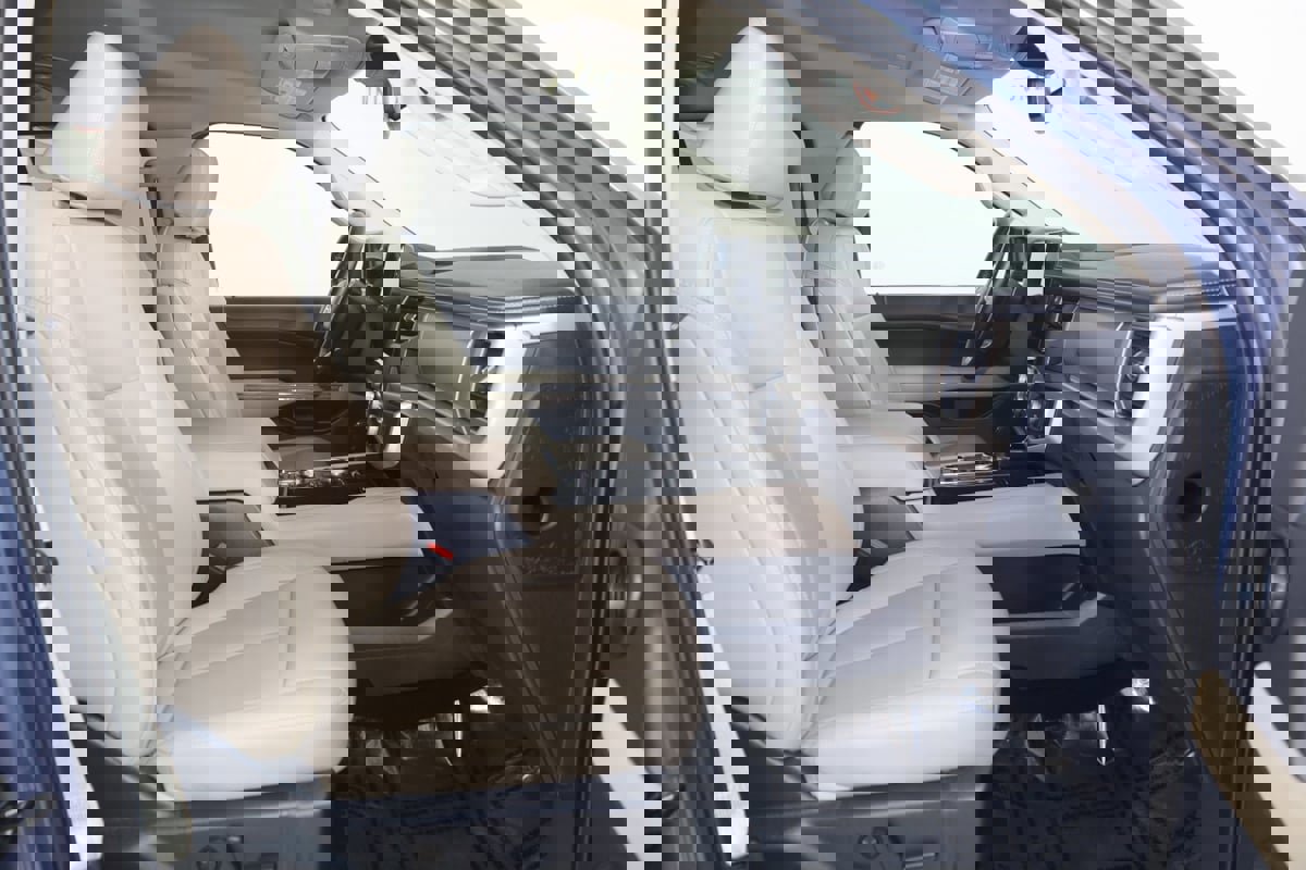 Used 2022 Ford Expedition XLT image 12