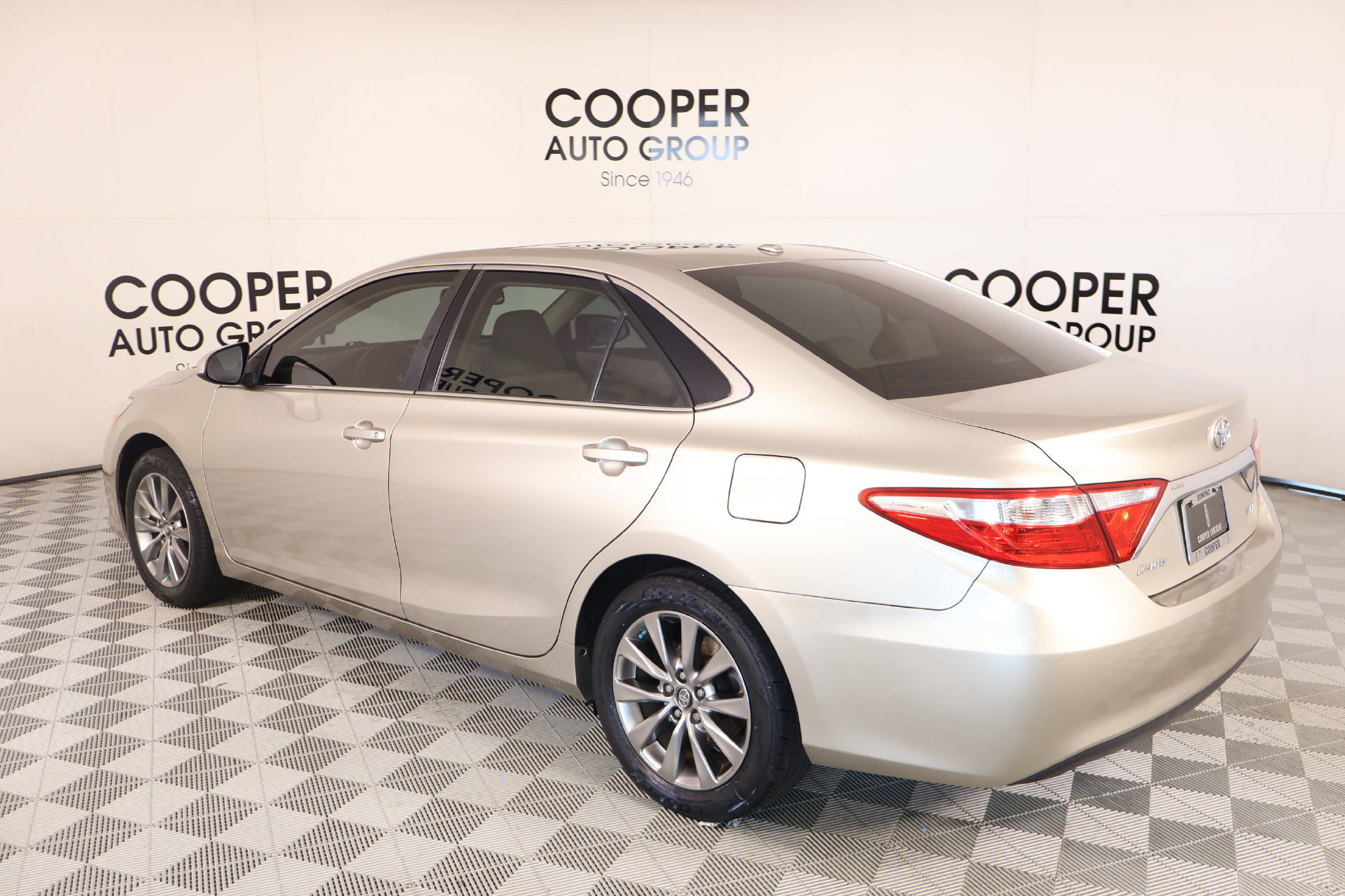 Used 2017 Toyota Camry FWD image 23