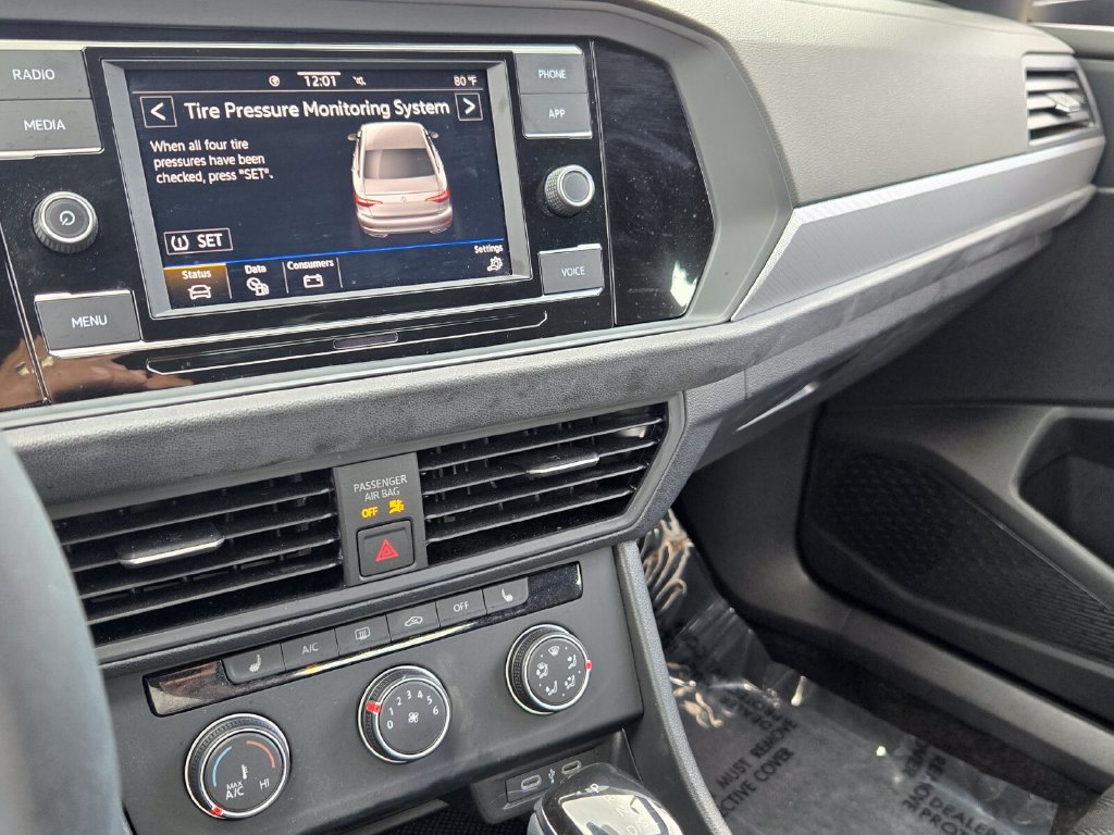 Certified 2024 Volkswagen Jetta Sport FWD image 20