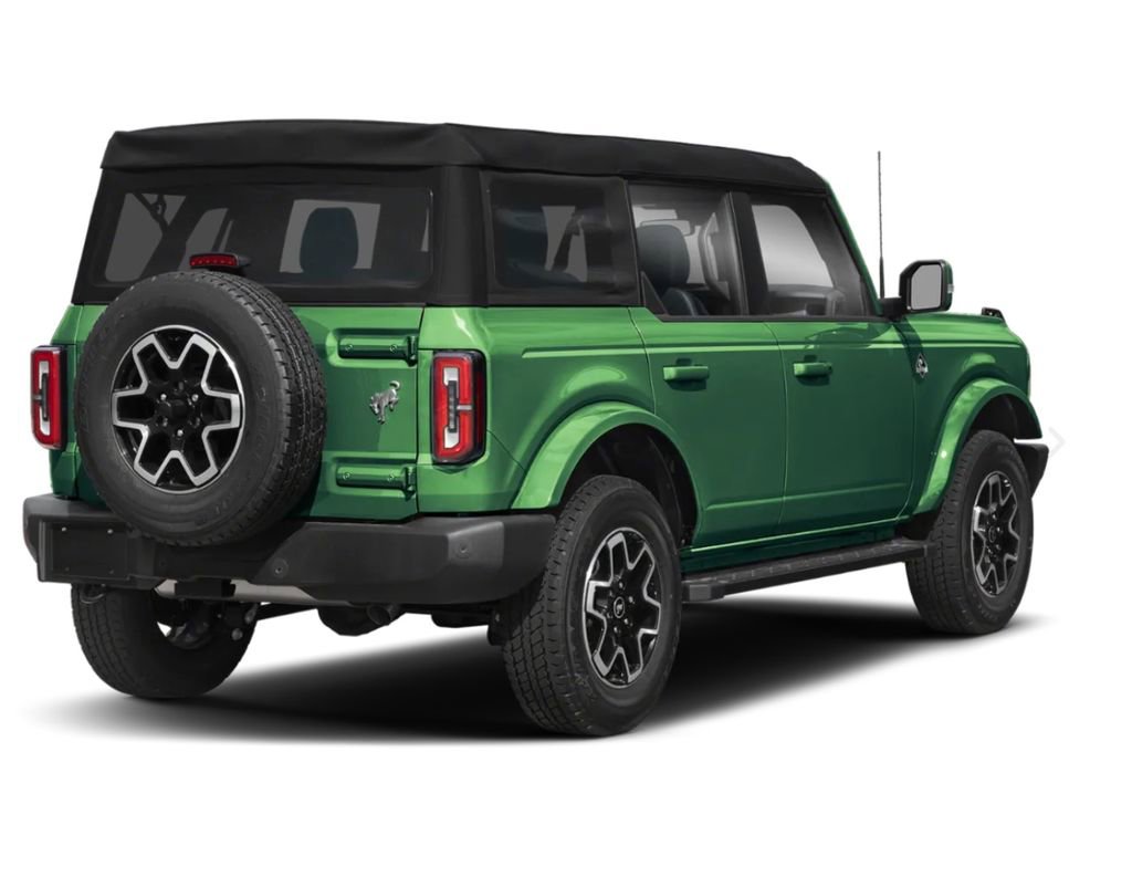 Used 2024 Ford Bronco Badlands image 2