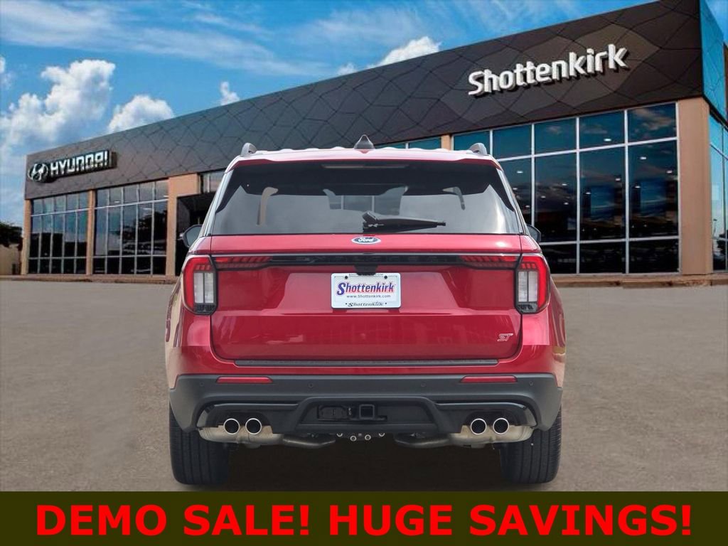 Used 2025 Ford Explorer ST image 7