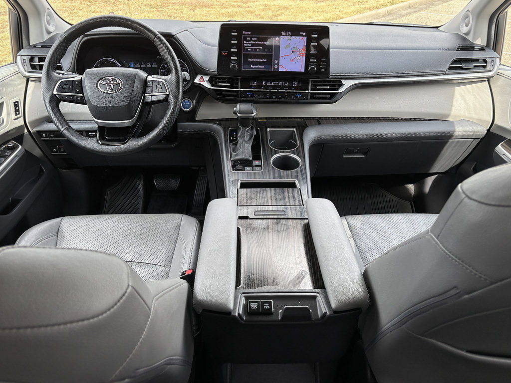 Certified 2023 Toyota Sienna Limited FWD image 26