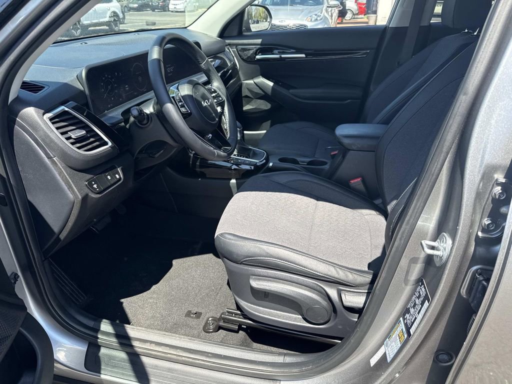 Used 2024 Kia Seltos S AWD/4WD image 18