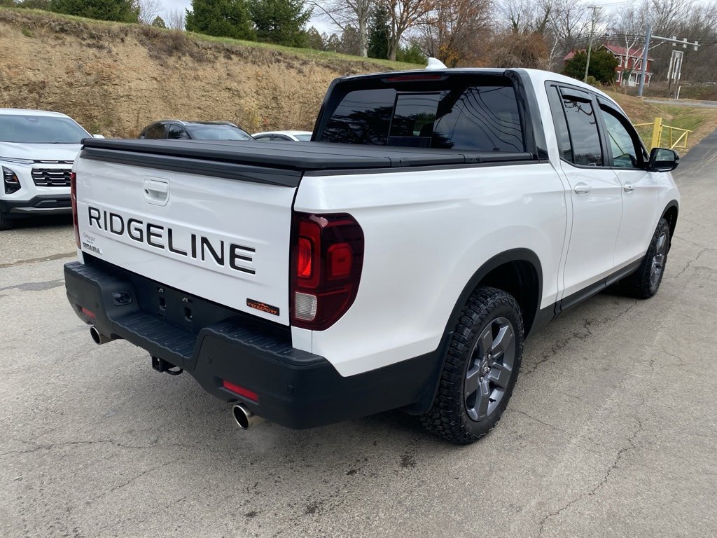 Used 2025 Honda Ridgeline TrailSport image 3