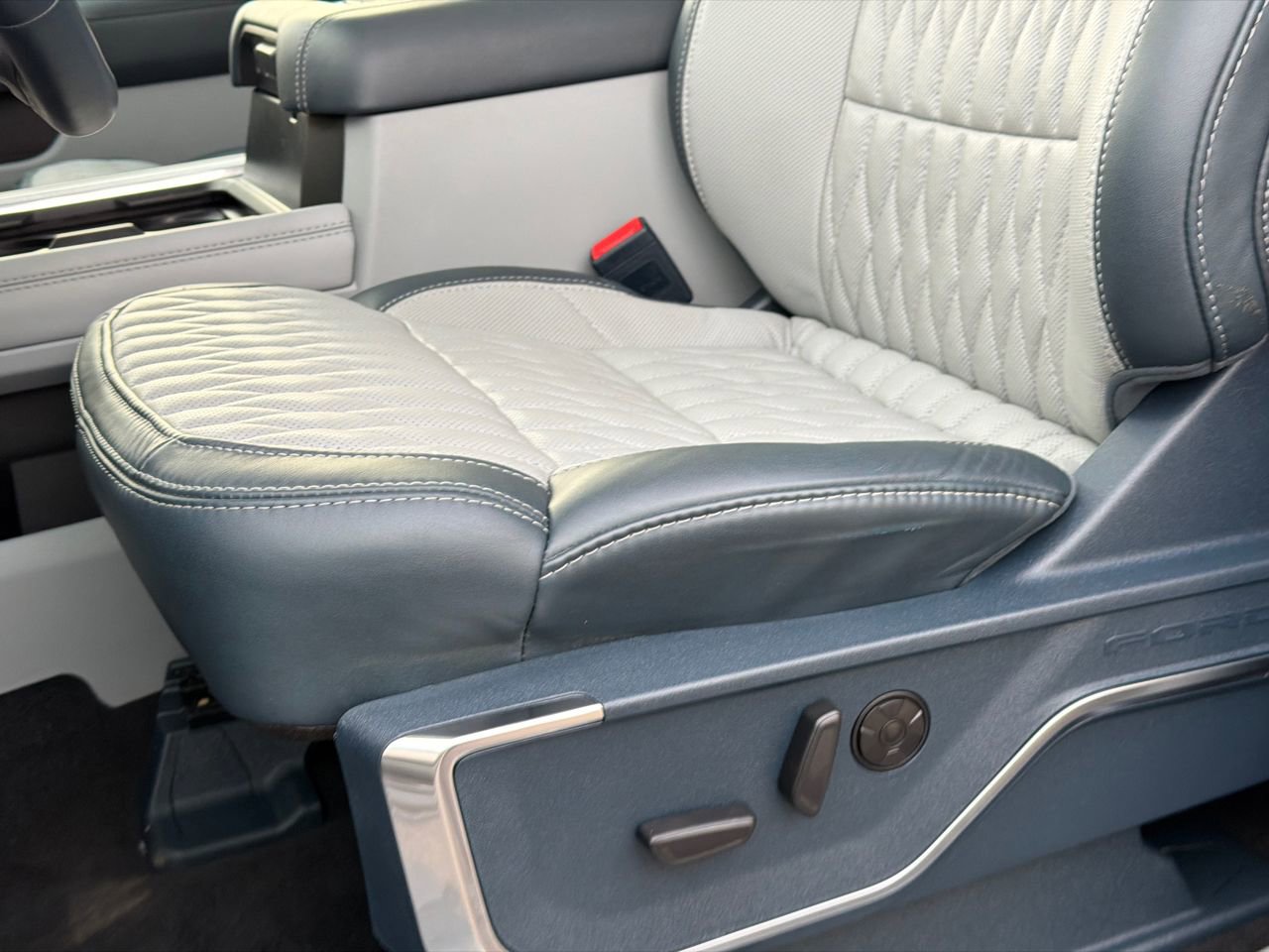 Used 2024 Ford F250 Limited w/ FX4 Off-Road Package image 20