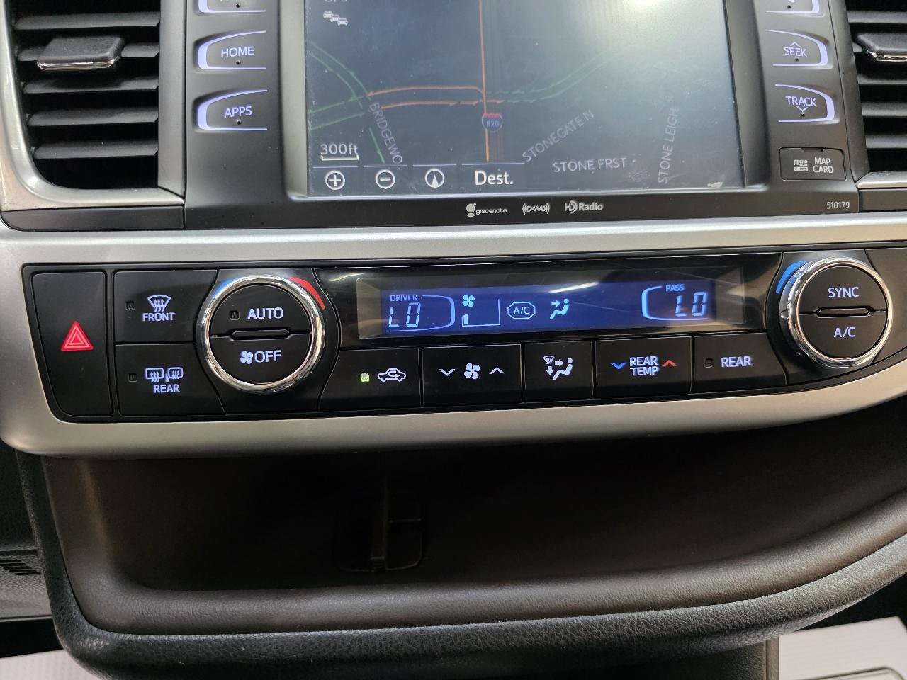 Used 2017 Toyota Highlander SE FWD image 36